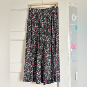 Flowery patterned skirt